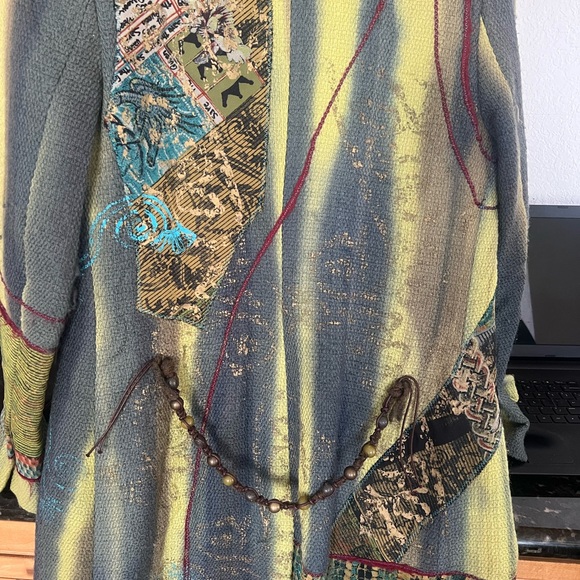 Save The Queen Multicolor Artistic Women's Cape - Picture 2 of 6